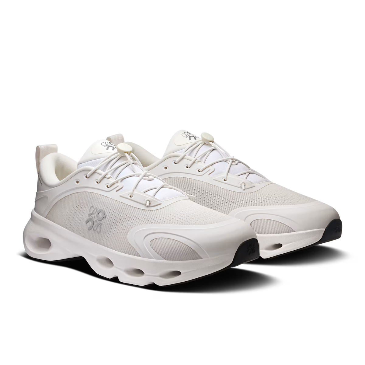 On x LOEWE Cloudsolo “All White”